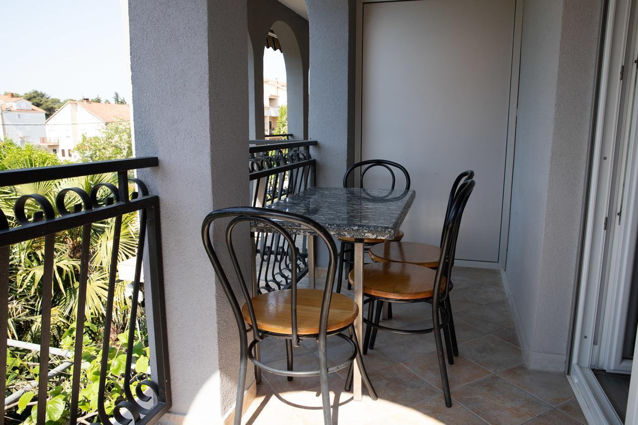 Apartmani Dina Biograd Na Moru Ngoại thất bức ảnh