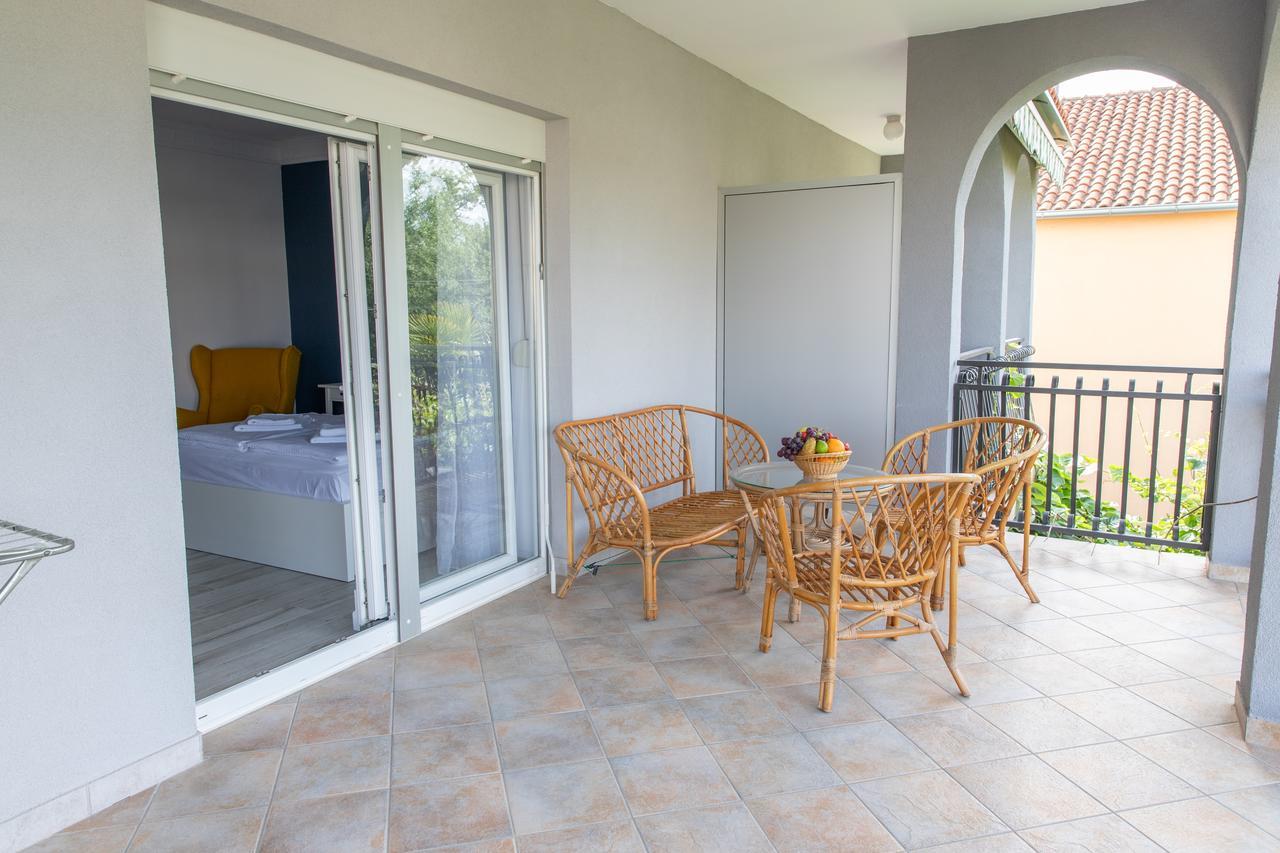 Apartmani Dina Biograd Na Moru Ngoại thất bức ảnh