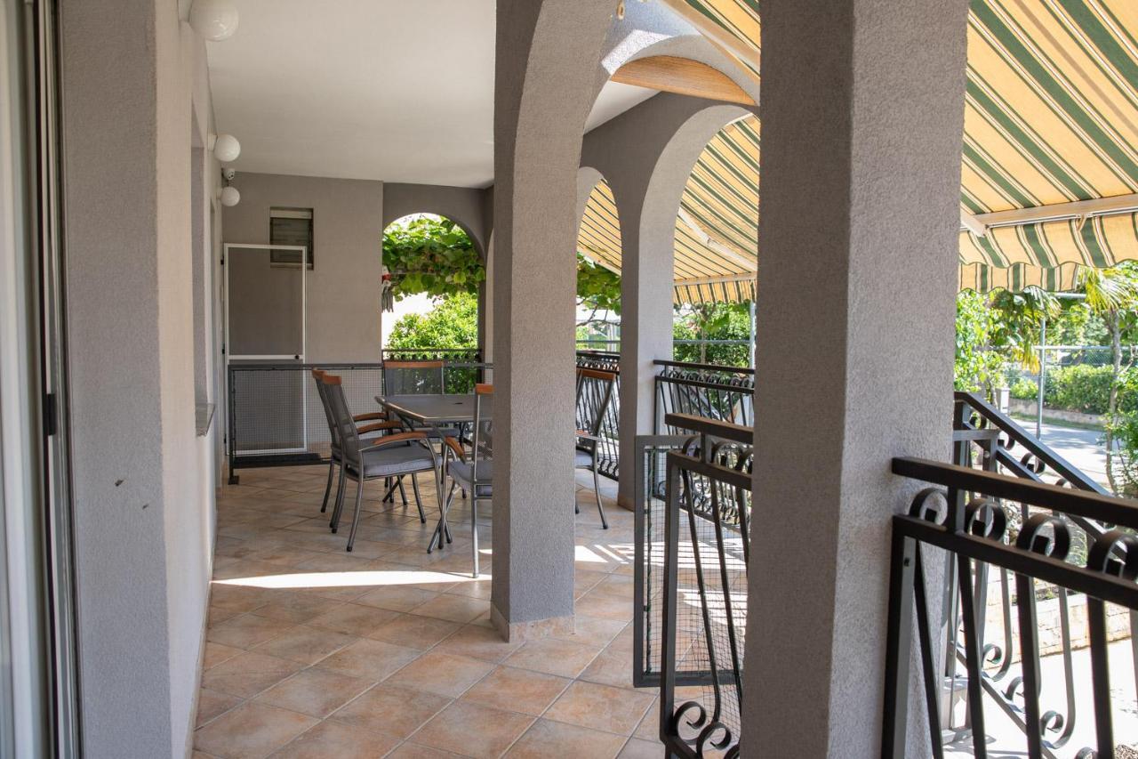 Apartmani Dina Biograd Na Moru Ngoại thất bức ảnh